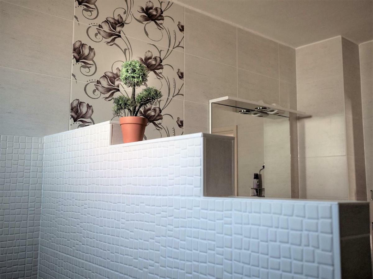 Luciana Apartment Povljana Bagian luar foto