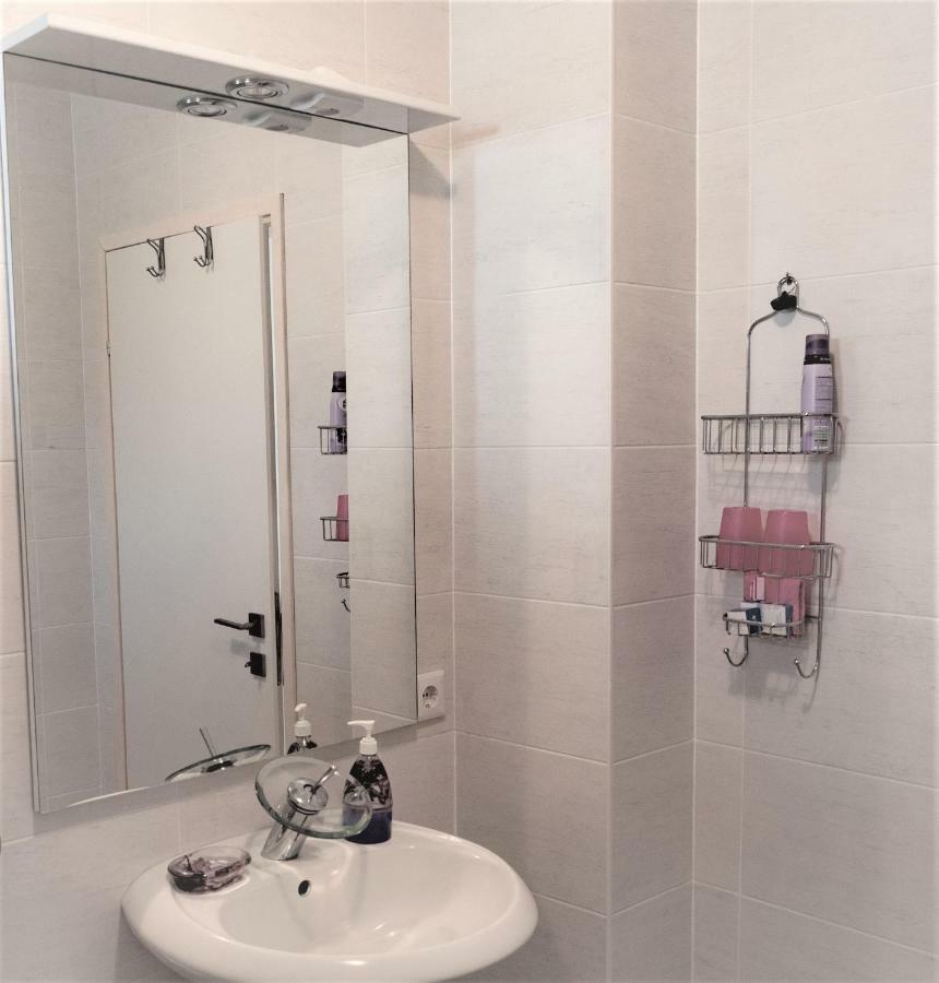 Luciana Apartment Povljana Bagian luar foto