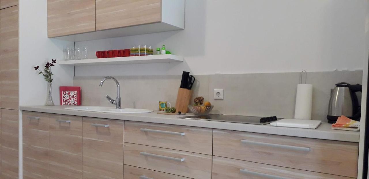 Luciana Apartment Povljana Bagian luar foto